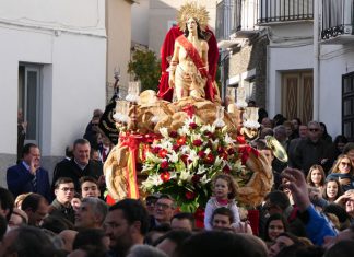 Lluvia de Roscos en Tijola para homenajear a San Sebastián San Sebastián en Tíjola