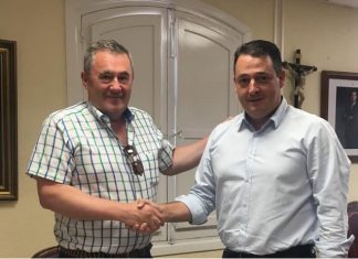 Acuerdo entre el PP y los concejales no adscritos por la alcaldía de Tíjola Mario Padilla junto a José Juan Martínez