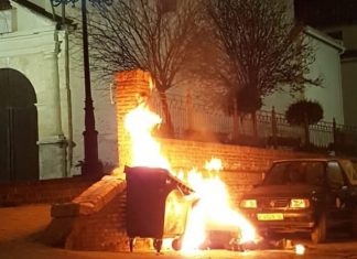 Identificado el pirómano de la pasada madrugada en Tíjola Incendio en contenedores de Tíjola