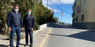 La Junta destina 61.425 euros a reformas municipales en Tíjola José Luis Delgado junto a José Juan Martínez en Tíjola