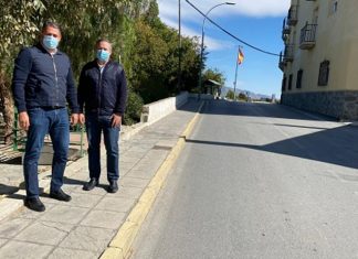 La Junta destina 61.425 euros a reformas municipales en Tíjola José Luis Delgado junto a José Juan Martínez en Tíjola