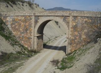 Corte en la Vía Verde por el derrumbe parcial del puente «La Muela del Ajo» Puente de Tíjola afectado por el derrumbe