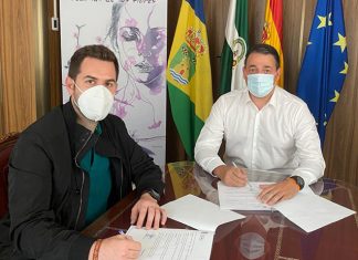 El Ayuntamiento de Tíjola firma un convenio de colaboración con TíjolaDigital José Juan Martínez y Fco Javier Valverde en la firma del convenio
