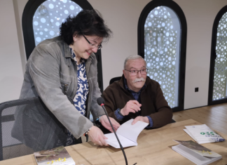 Presentación del libro «Otras Historias de Tíjola» de Juan Jiménez Salas Juan Jiménez Salas en la presentación del libro