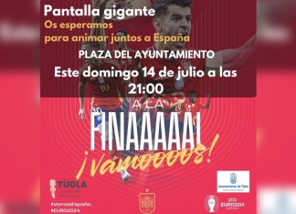 Pantalla gigante en la plaza del Ayuntamiento para la final de la Eurocopa 2024 Pantalla gigante en la Plaza del Ayuntamiento de Tíjola