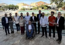 El Banco de Libros de Tíjola celebra su V Comida Solidaria con un emotivo acto de reconocimientos en Cela Reconocimiento al banco de Libros de Tíjola.