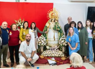 Emotivo Traslado Extraordinario de la Virgen del Socorro a la Residencia “San Sebastián” La patrona de Tíjola a su llegada a la residencia San Sebastián